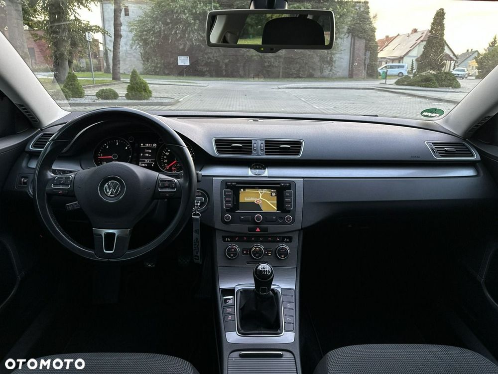 Volkswagen Passat - 14