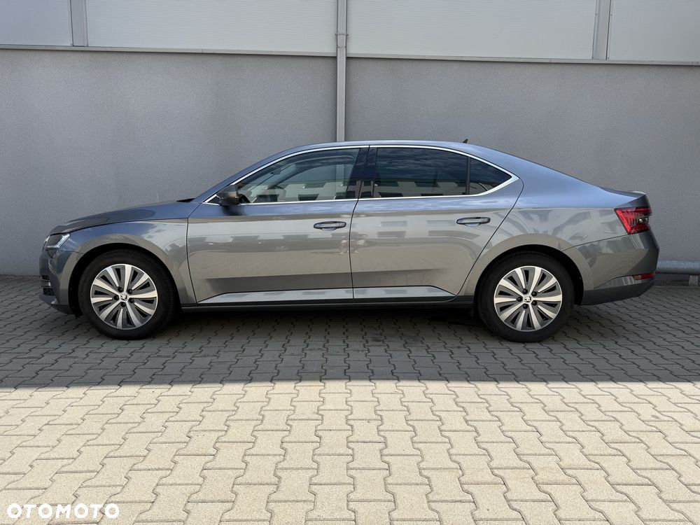 Skoda Superb 2.0 TDI SCR Style DSG - 6