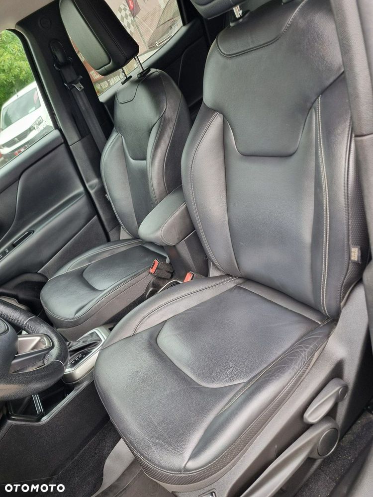 Jeep Renegade - 12