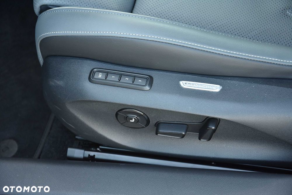 Volkswagen Passat - 11