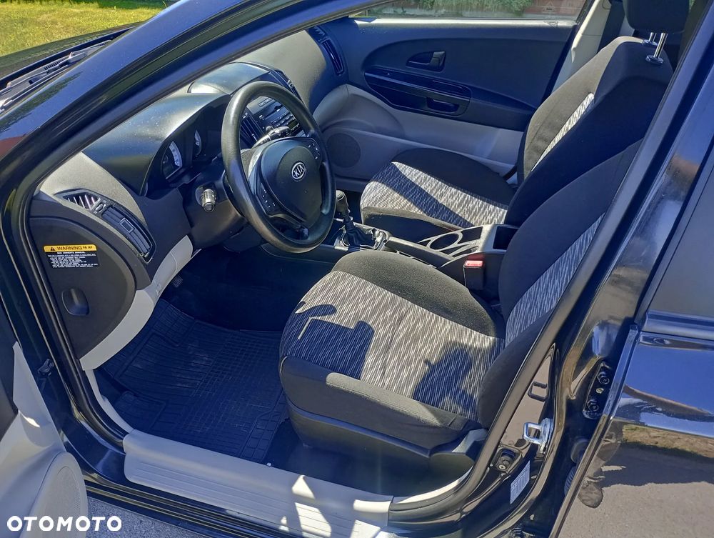 Kia Ceed 1.4 CVVT Attract - 6