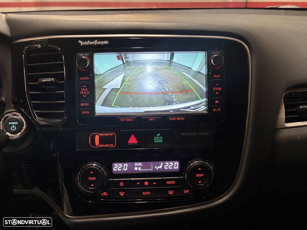 Mitsubishi Outlander - 10