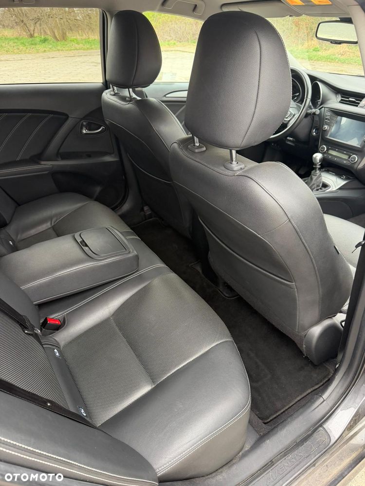 Toyota Avensis 2.0 D-4D Prestige - 12