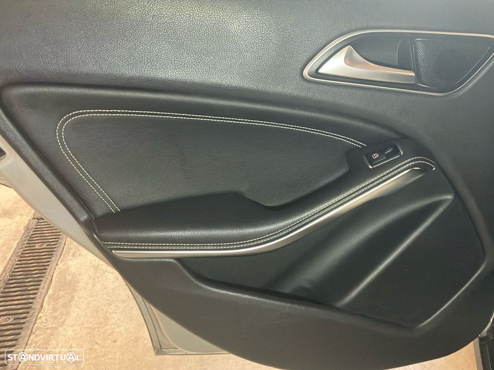 Mercedes-Benz GLA 180 CDI Urban - 22