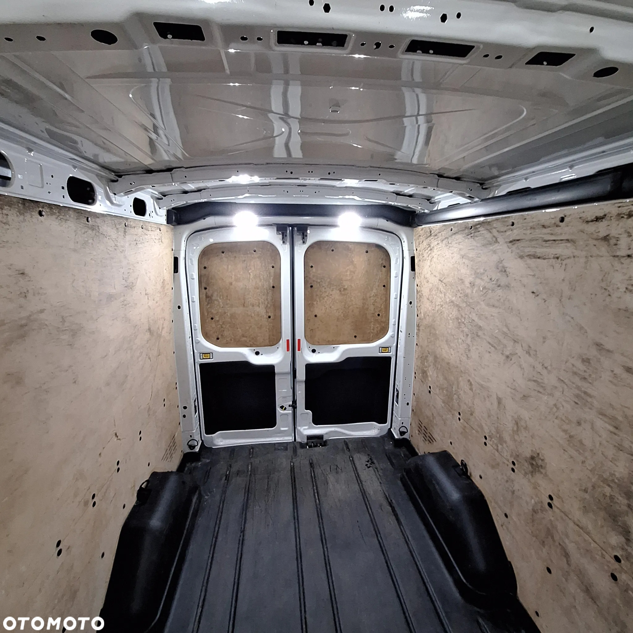 Ford Transit - 26