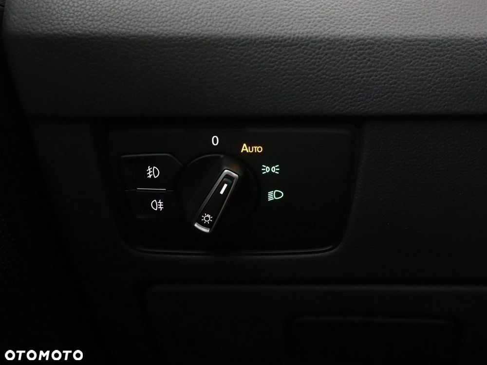 Volkswagen Passat Variant 2.0 TDI SCR DSG Business - 35