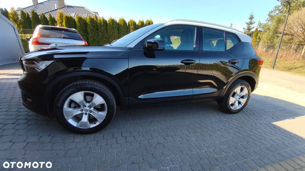 Volvo XC 40 D3 SCR AWD Momentum - 4