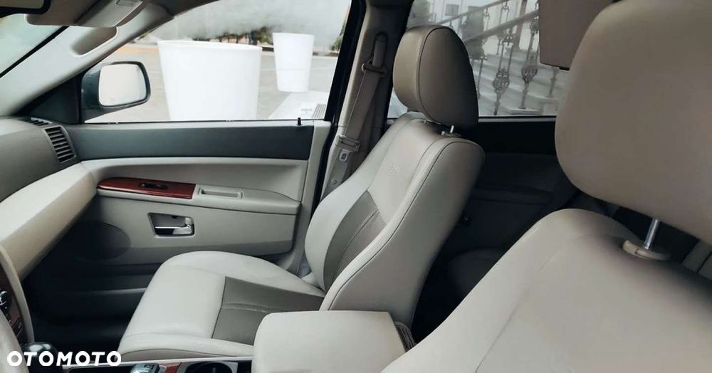 Jeep Grand Cherokee - 8