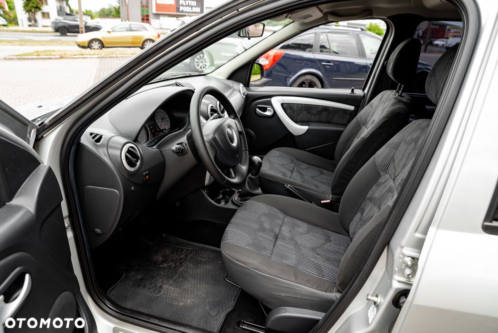 Dacia Logan 1.6 16V Laureate - 19