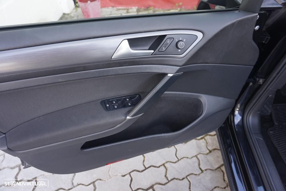 VW e-Golf AC/DC - 10