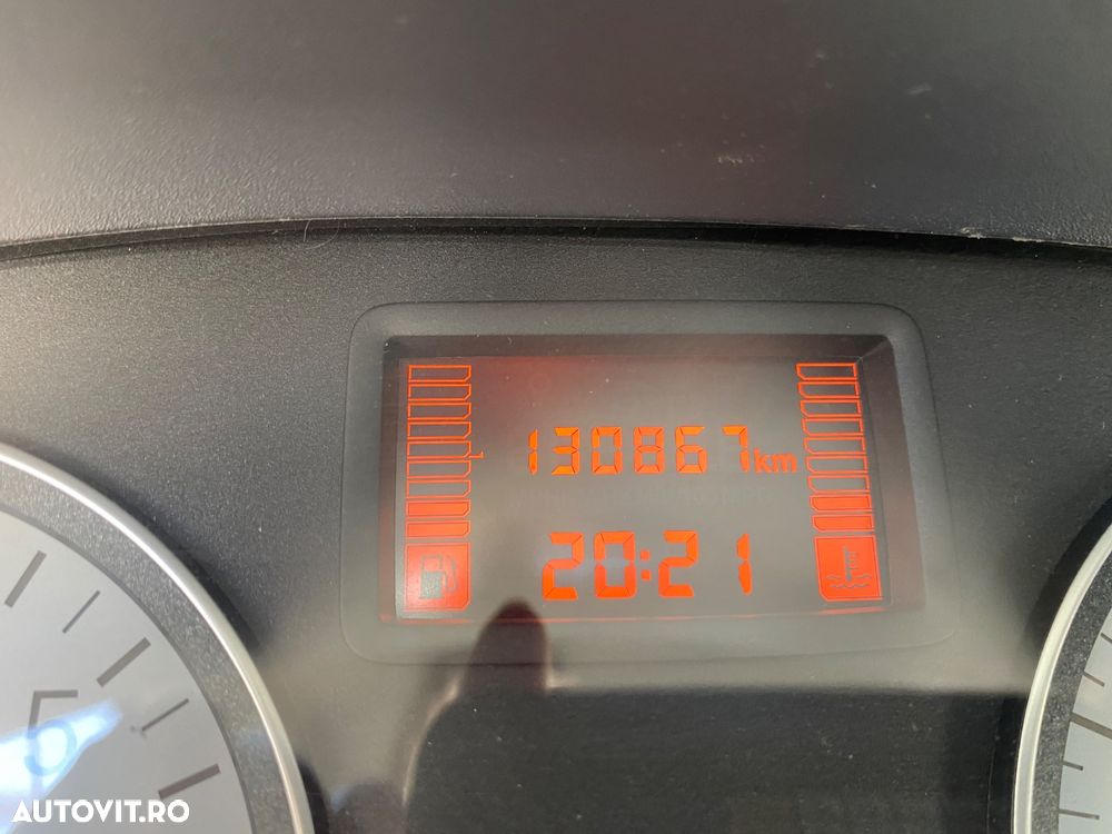 Dacia Logan 1.6 MPI Preferance - 10