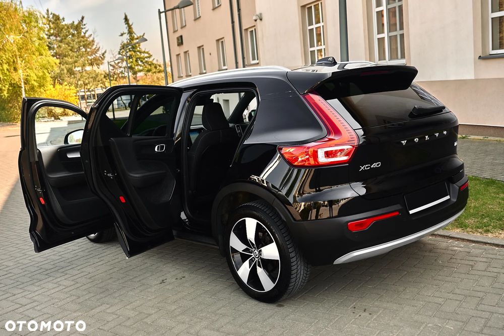 Volvo XC 40 T3 Momentum Pro - 22