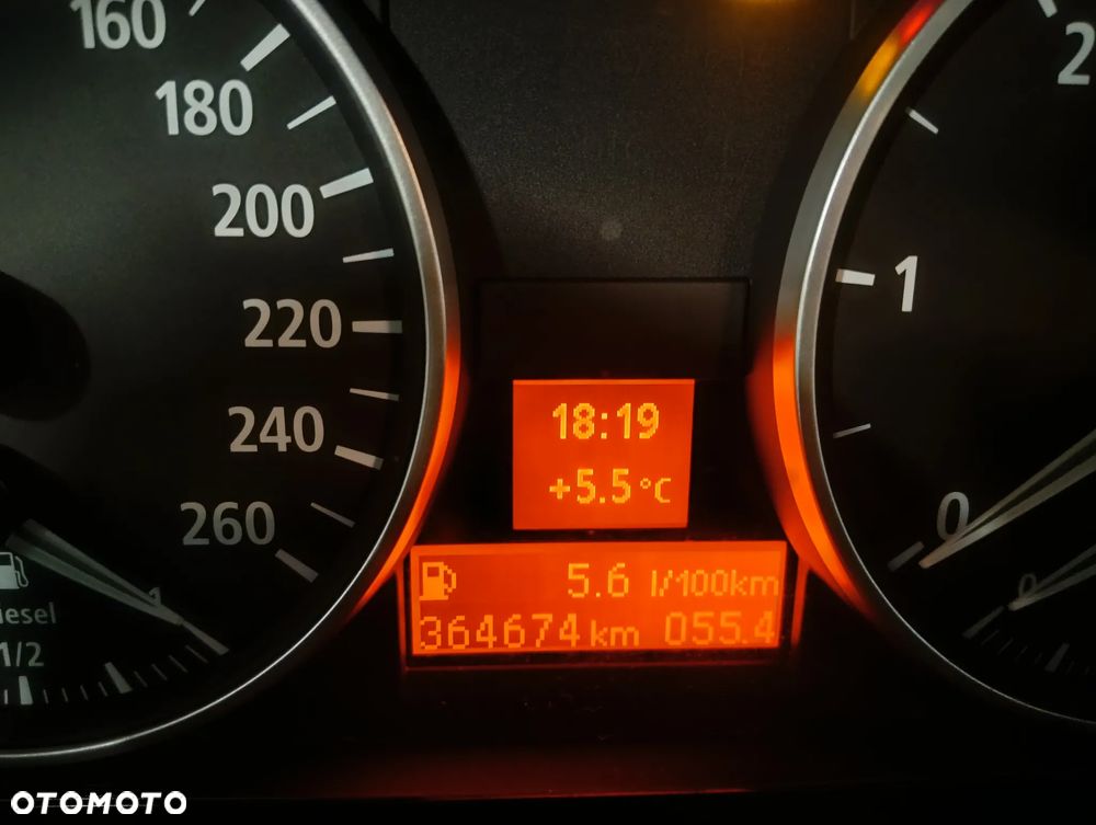 BMW Seria 3 318d DPF - 26