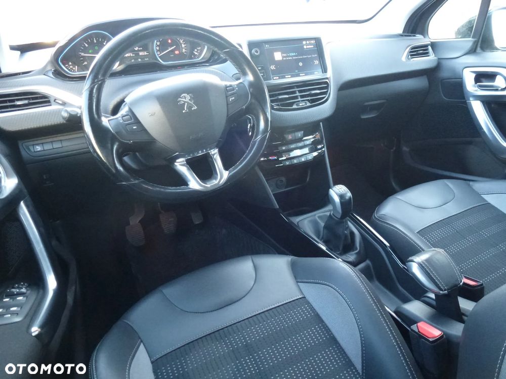Peugeot 2008 BlueHDi 100 STOP & START Style - 9