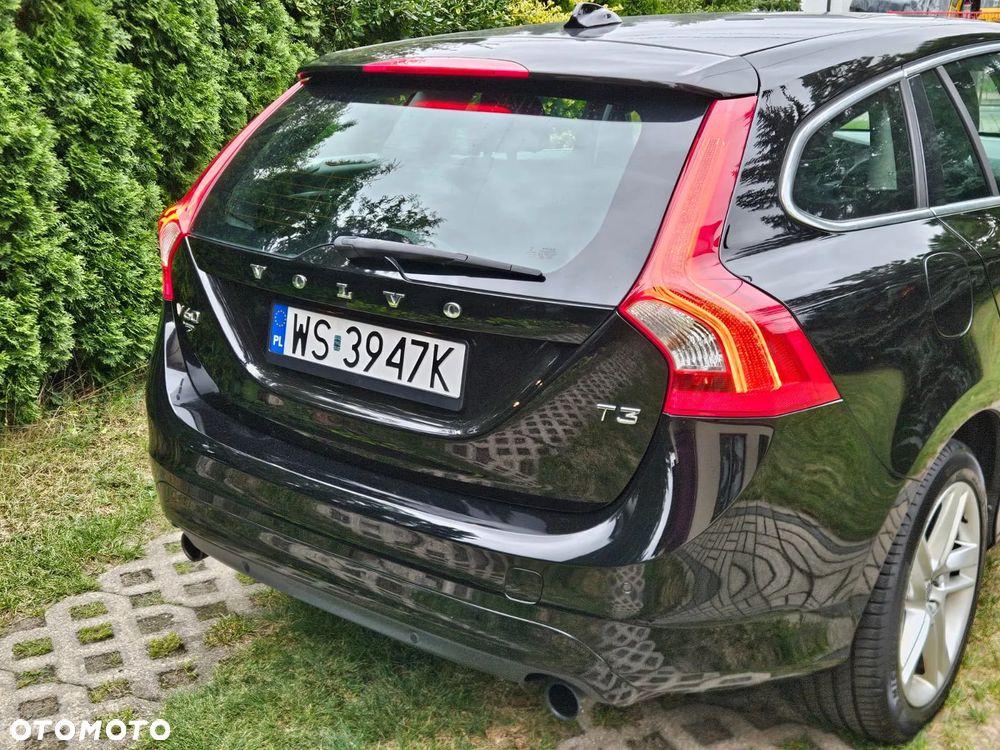 Volvo V60 T3 Momentum - 9