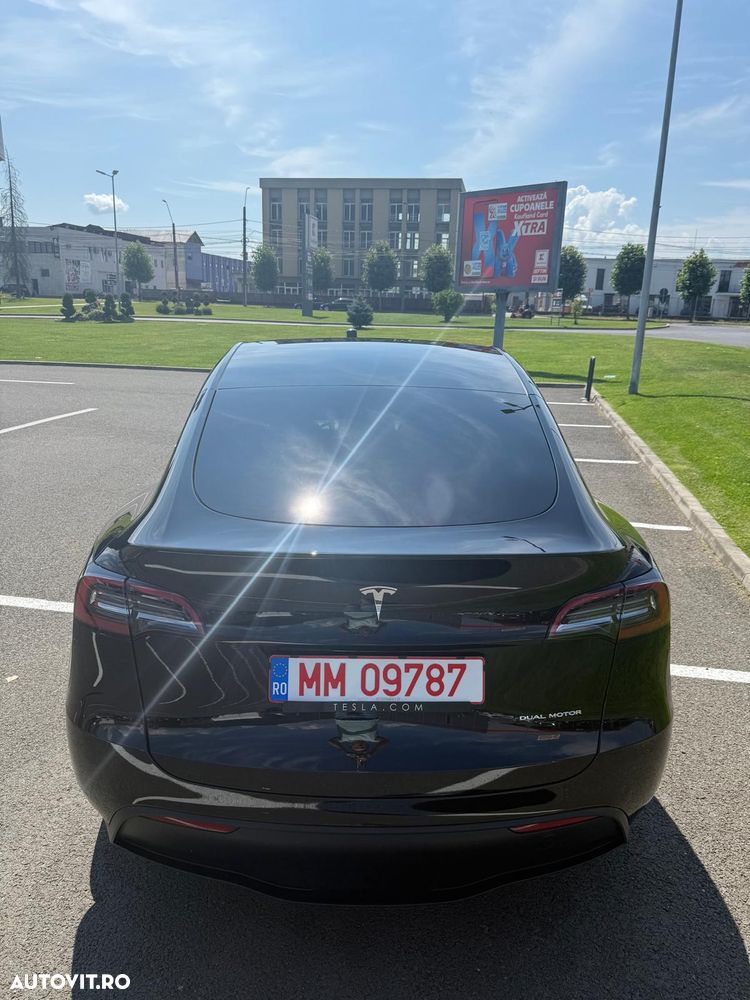 Tesla Model Y Long Range Dual Motor AWD - 29