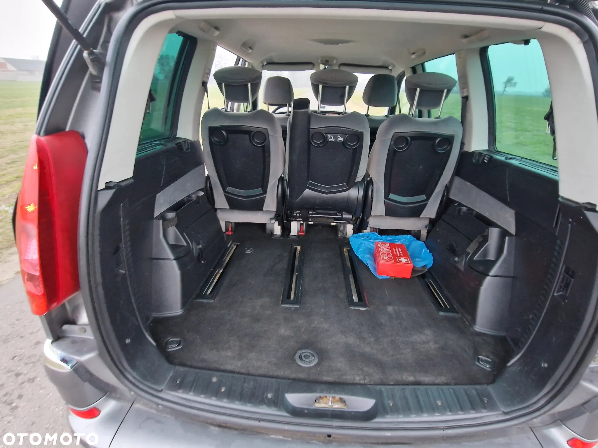 Peugeot 807 HDi 135 Family - 9