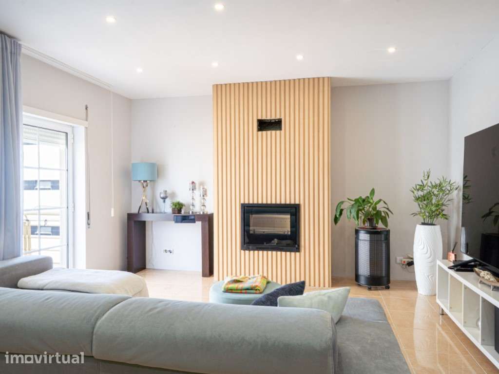 Apartamento T3, Sitio da Nazaré com garagem fechada para 2 carros - Grande imagem: 2/36