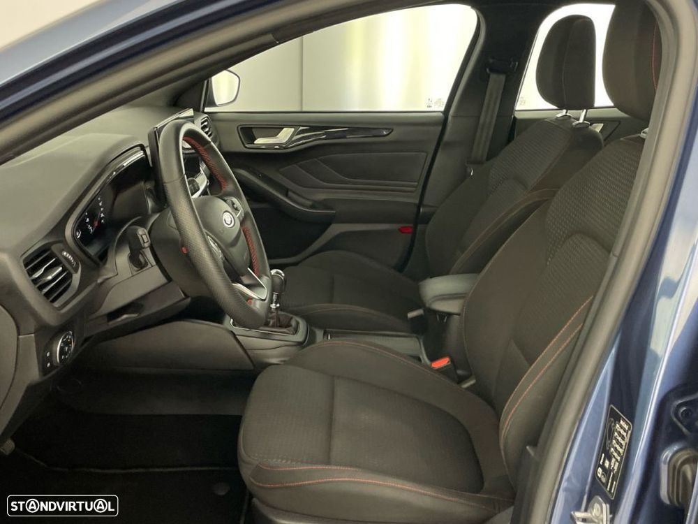 Ford Focus 1.0 EcoBoost MHEV ST-Line - 11