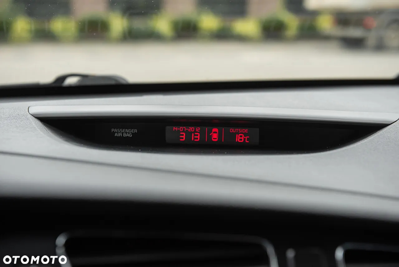 Kia Ceed - 21