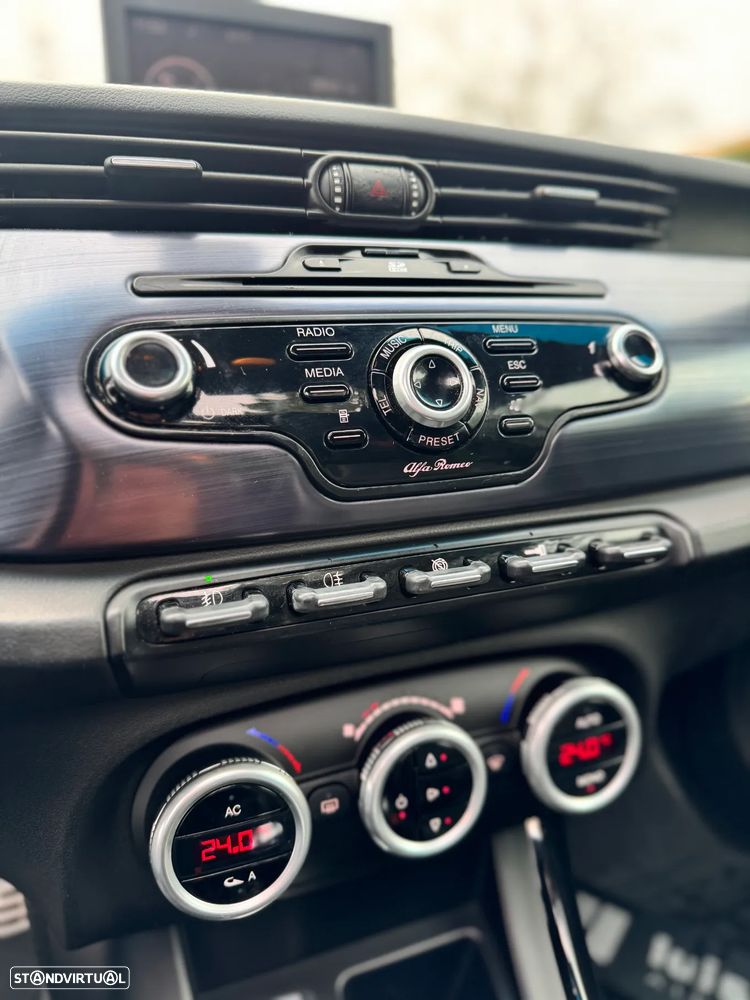 Alfa Romeo Giulietta 2.0 JTDM Distinctive - 22