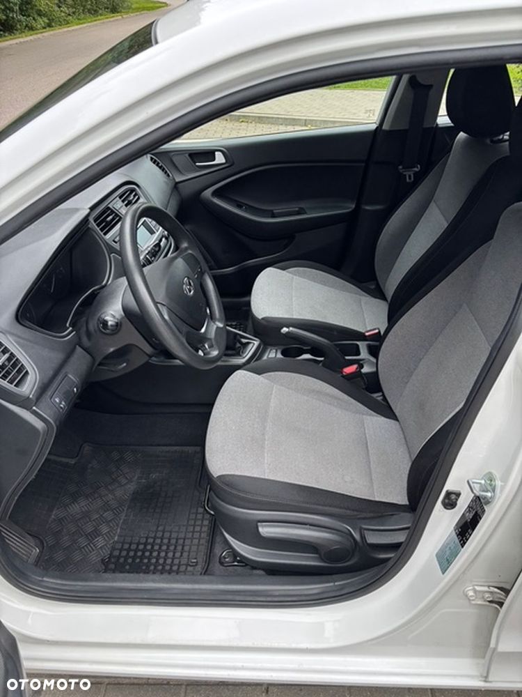 Hyundai i20 1.2 BlueDrive Go - 12