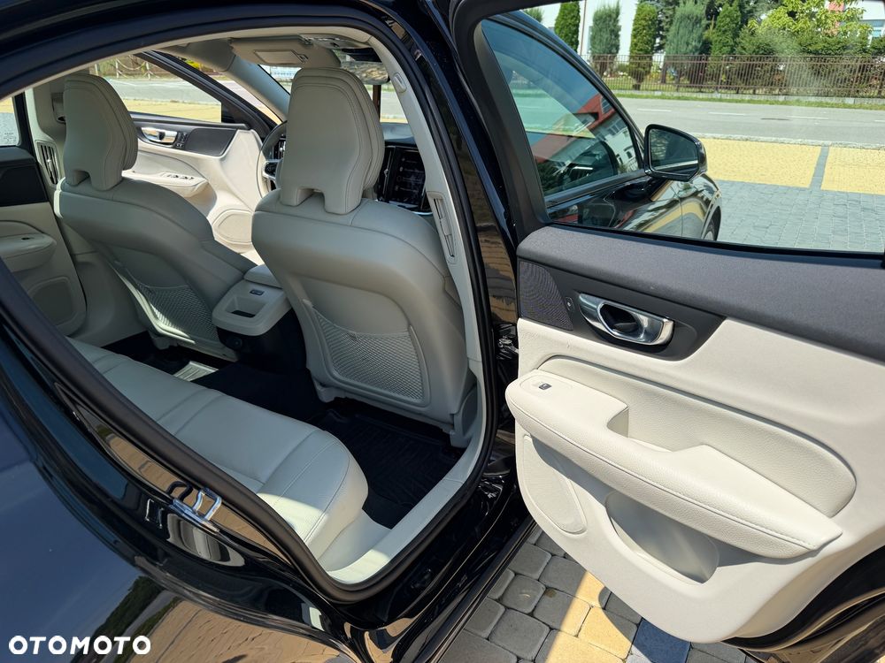 Volvo S60 T6 AWD Momentum Pro - 14