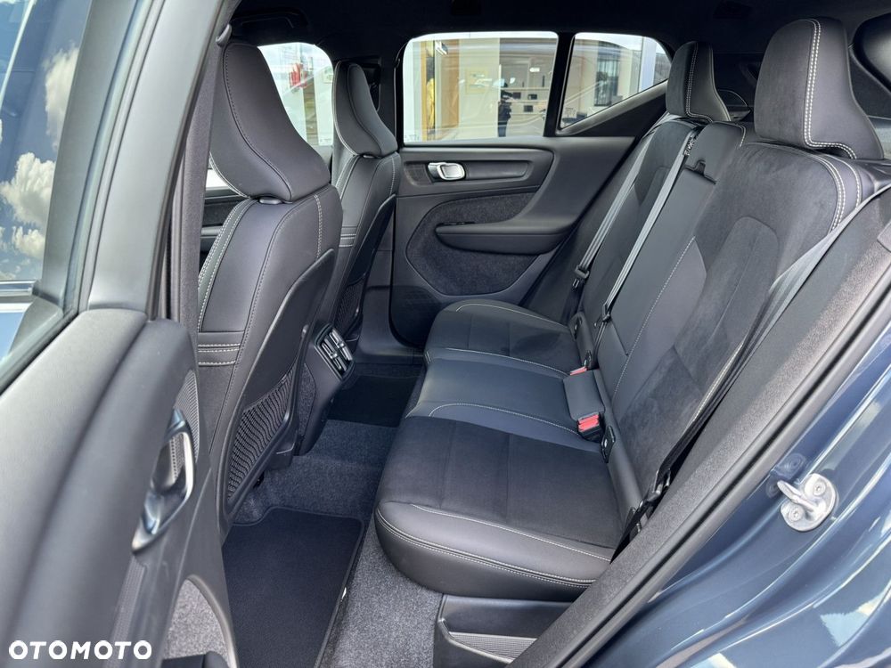 Volvo XC 40 B3 Plus Dark - 12