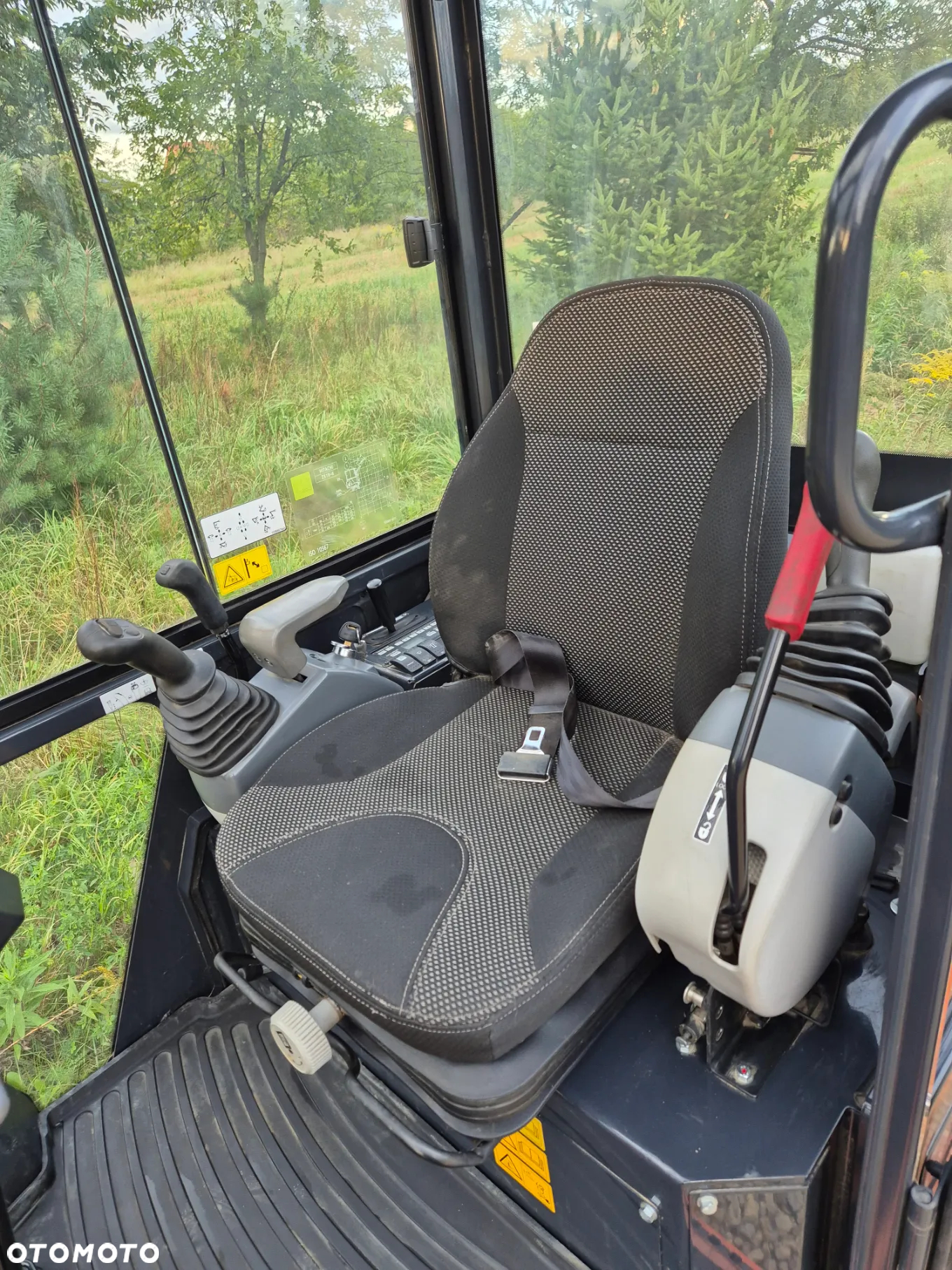 Hitachi ZX19 - 8