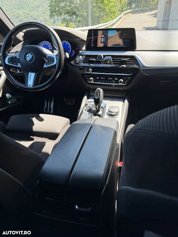 BMW Seria 5 530d xDrive AT - 23