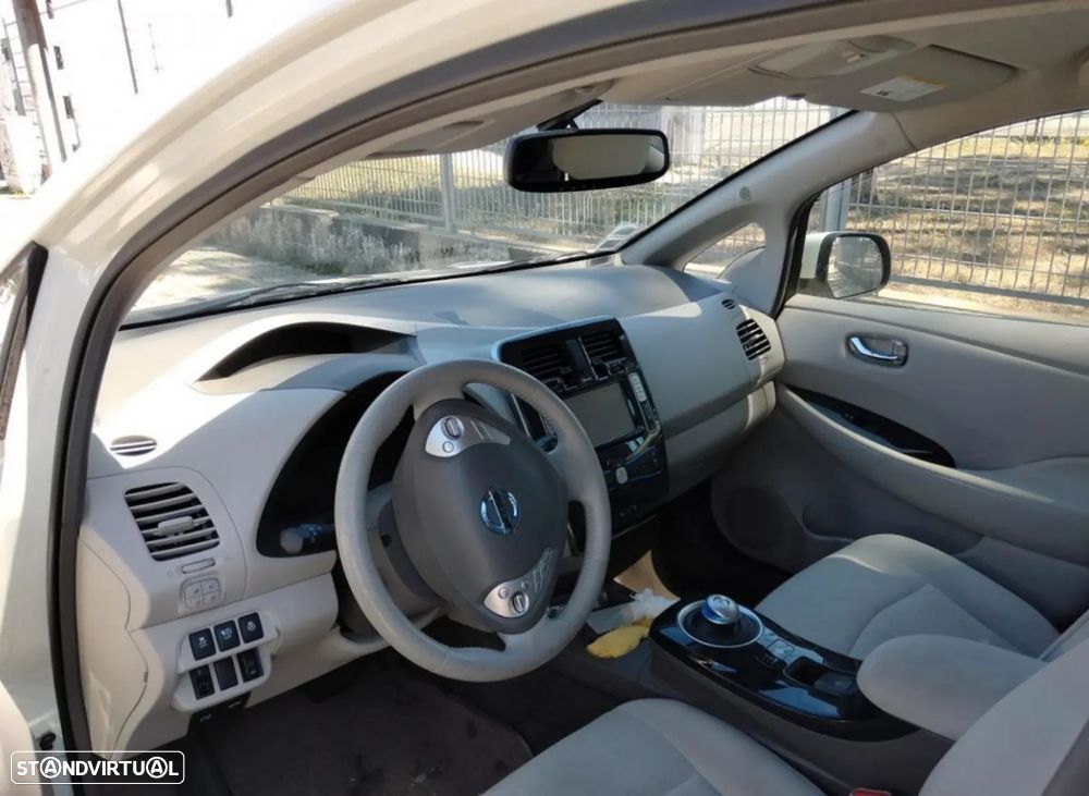 Nissan Leaf 24 kWh (c/ Bateria) Visia - 4