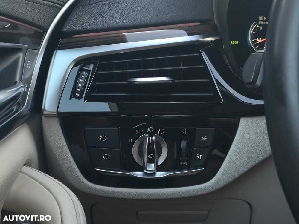 BMW Seria 5 520d Aut. Luxury Line - 15