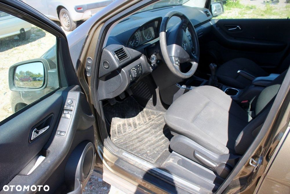 Mercedes A-Klasa W169 2008 2.0CDI 640942 HB5D (MASKA, ZDERZAK, LAMPA, BŁOTNIK, DRZWI, SZYBA, FOTEL) - 6