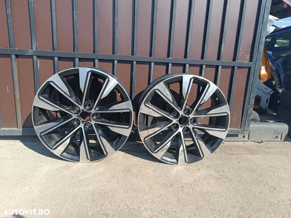 JANTA  ALIAJ R19 Renault Austral - 19