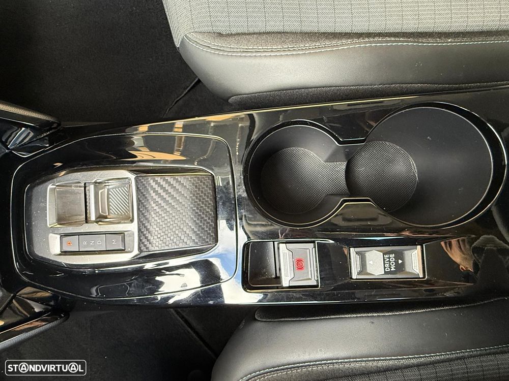 Peugeot 2008 PureTech 130 EAT8 Allure Pack - 33