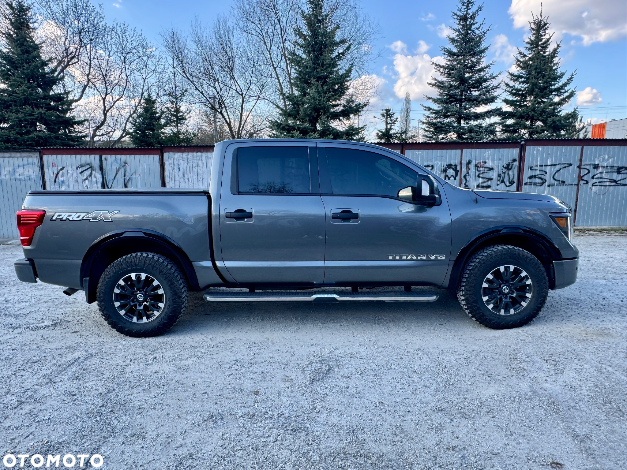 Nissan Titan - 14