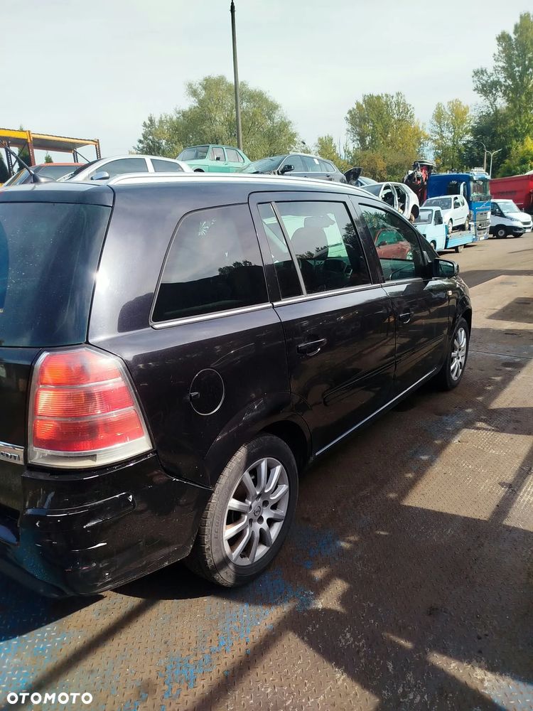 Opel Zafira B na części. - 8