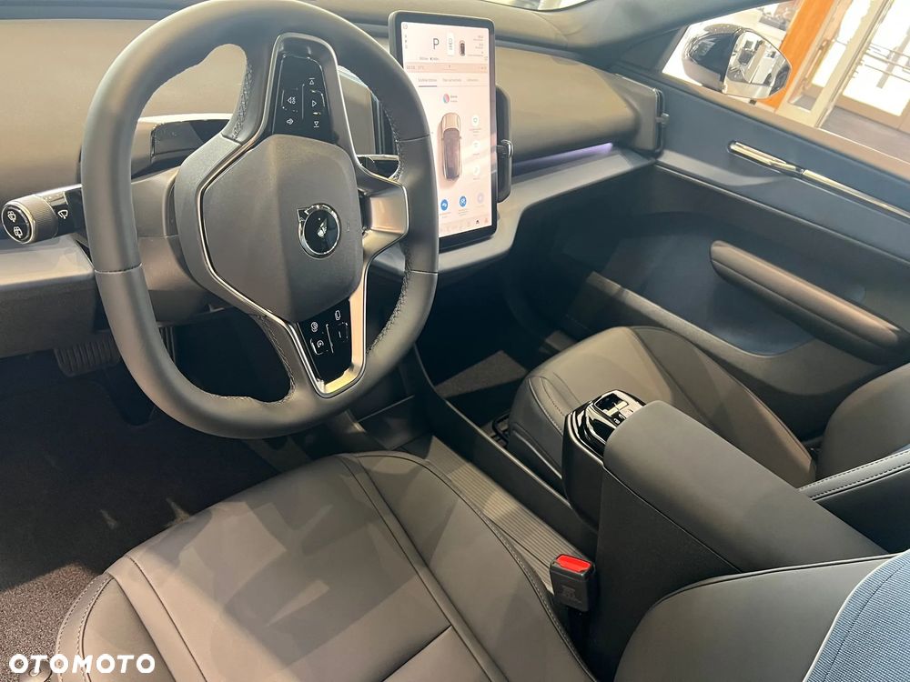 Volvo EX30 Single Motor Extended Range RWD Plus - 18