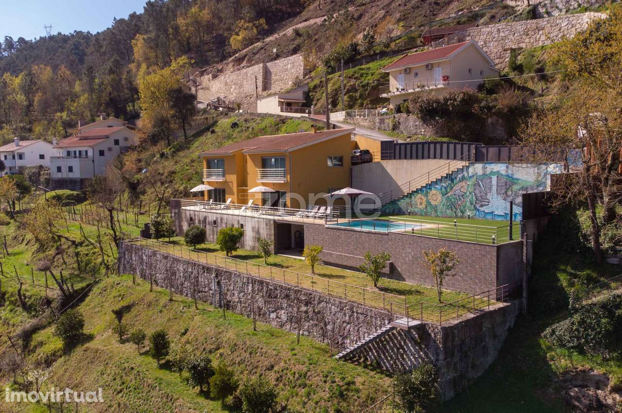 Moradia individual com piscina e garagem em Rio Caldo -Terras de Bouro - Grande imagem: 2/40