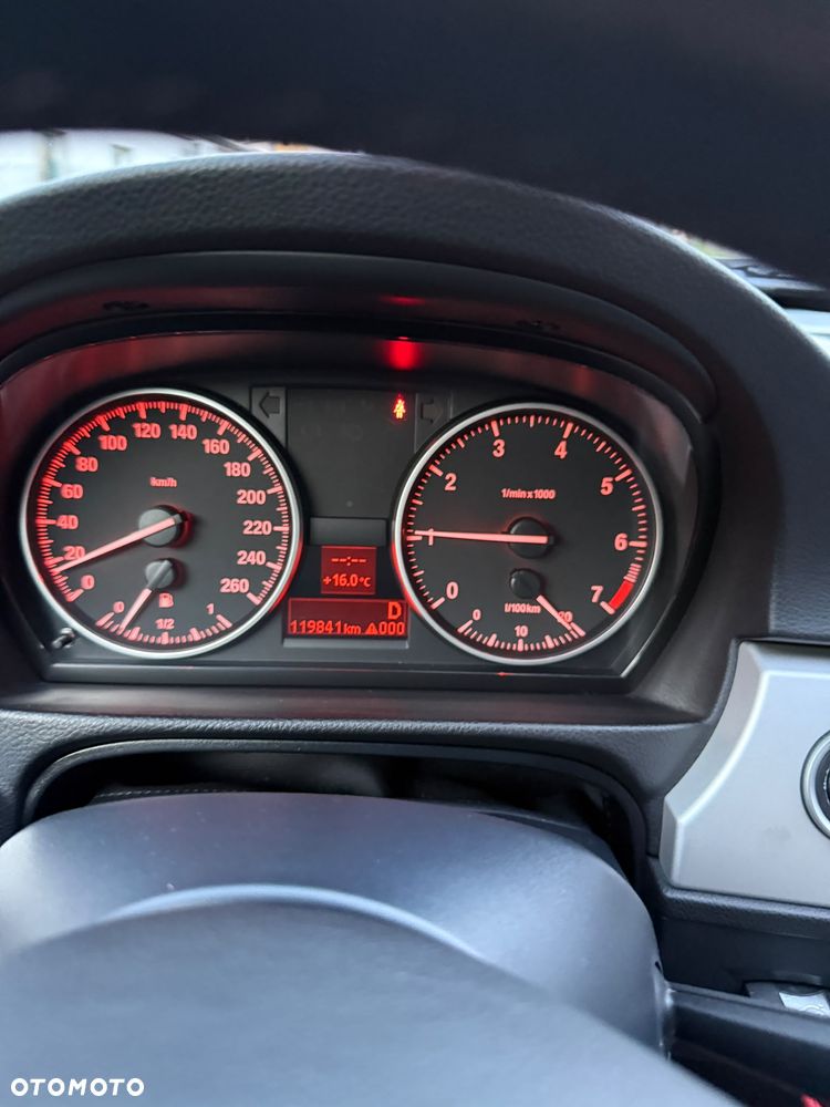BMW Seria 3 318i Edition Exclusive - 6
