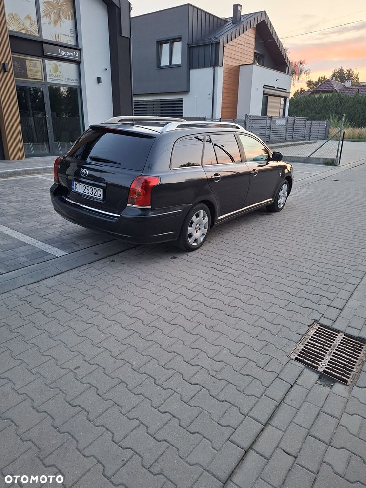 Toyota Avensis - 3