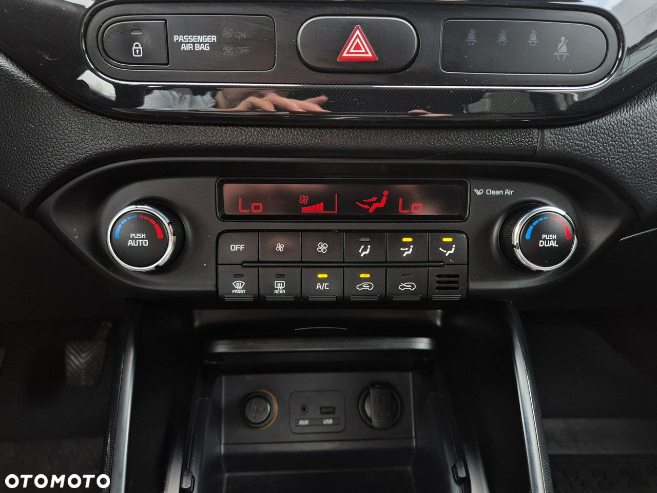 Kia Carens - 25