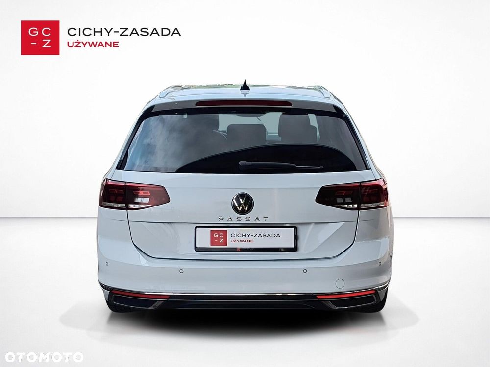 Volkswagen Passat - 4