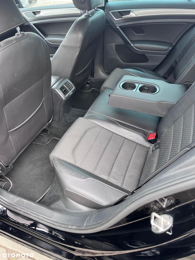 Volkswagen Golf - 8