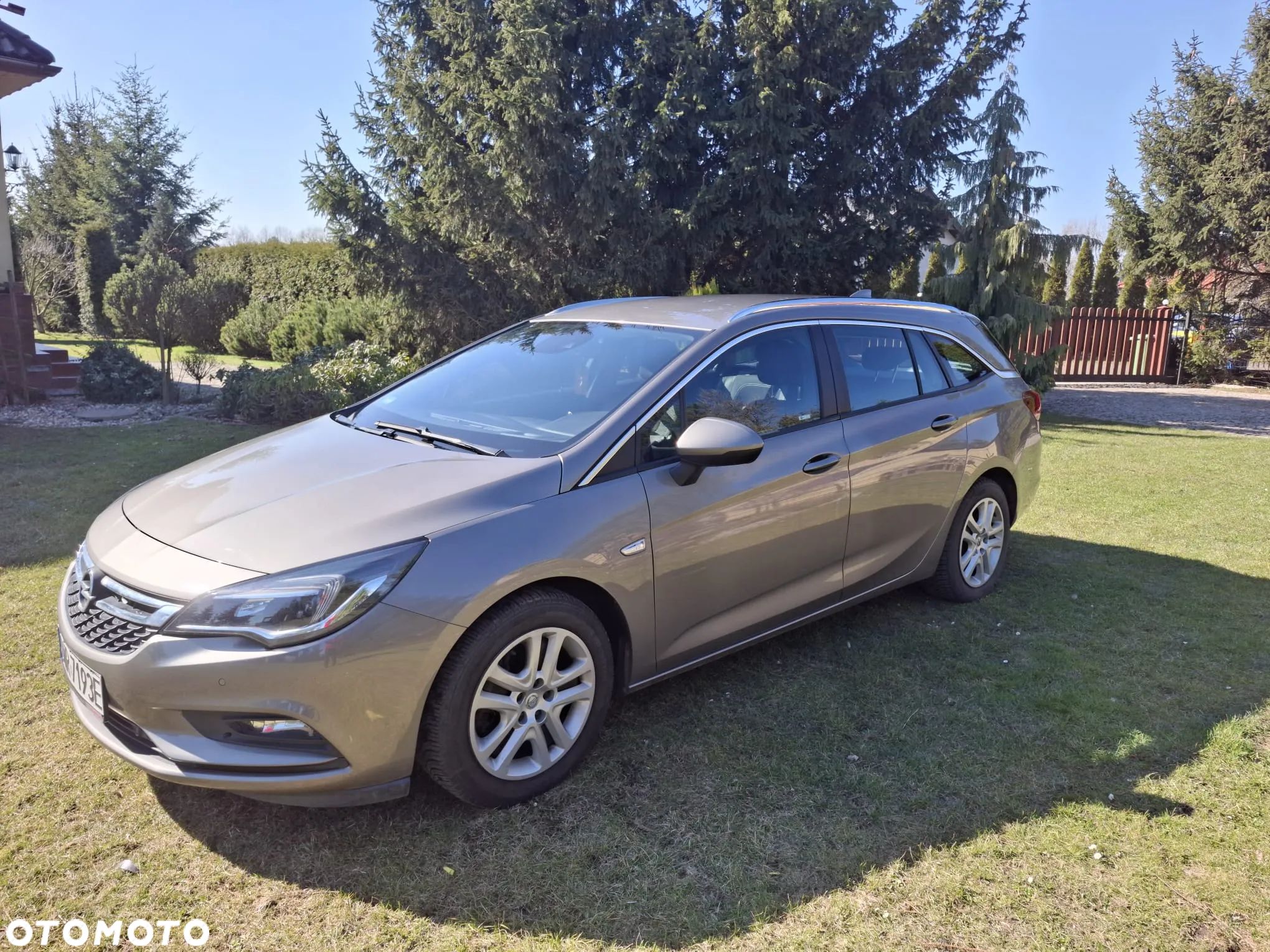 Opel Astra IV 1.6 CDTI Sport - 1