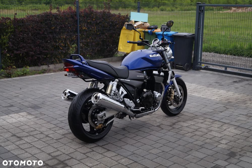 Suzuki GSX - 11