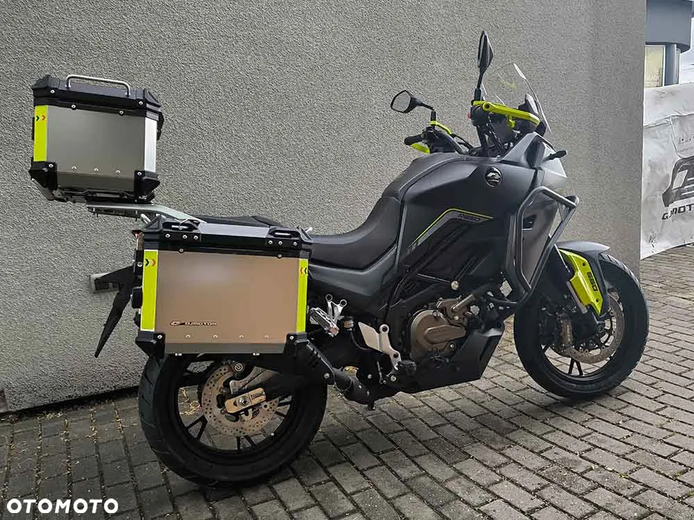 QJMOTOR SVT 650 - 4