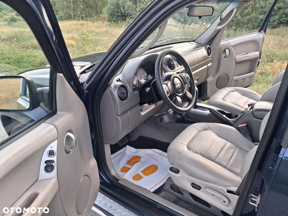 Jeep Cherokee - 19