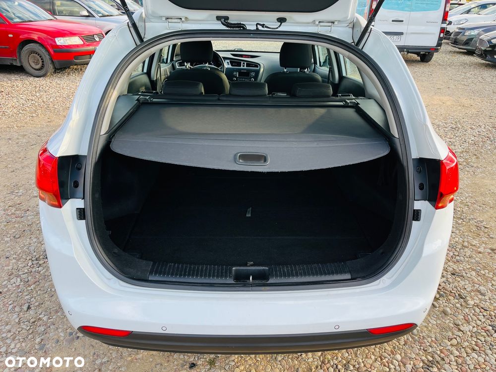 Kia Ceed 1.6 GDI SW Dream-Team Edition - 21