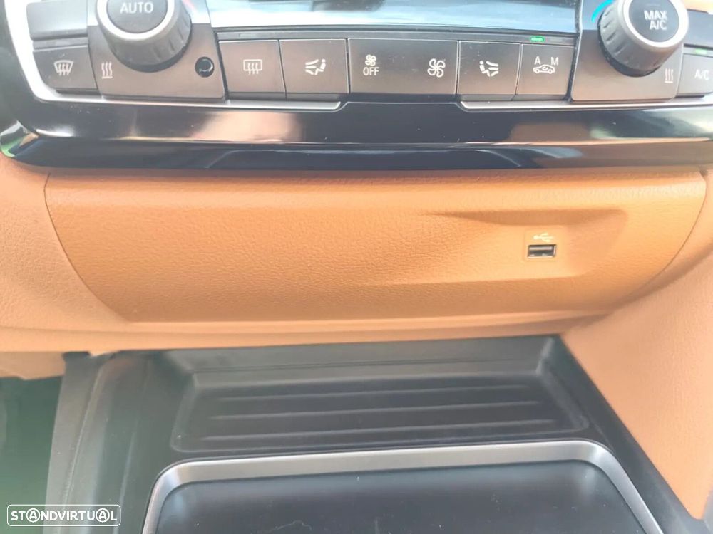 BMW 320 d Line Sport - 26